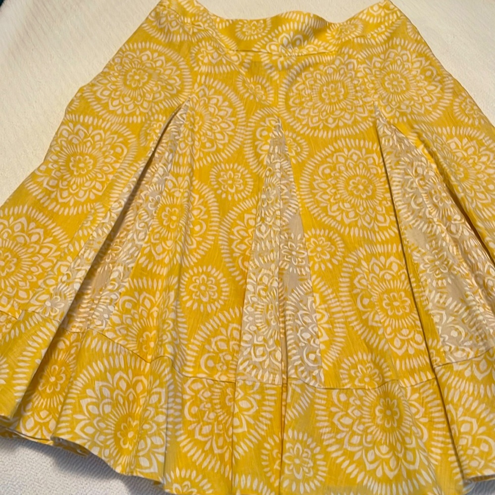 Loft Adorable Yellow and White Print Skirt